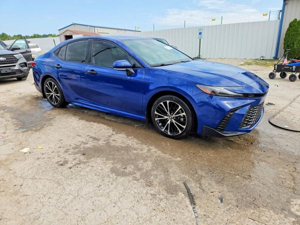 2025 TOYOTA CAMRY