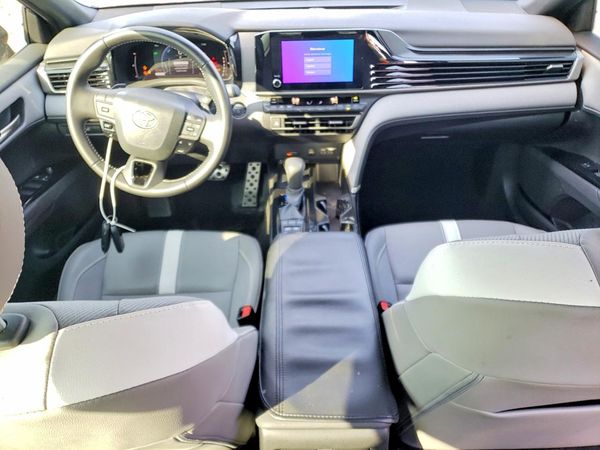 2025 TOYOTA CAMRY