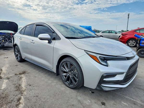 2025 TOYOTA COROLLA SE