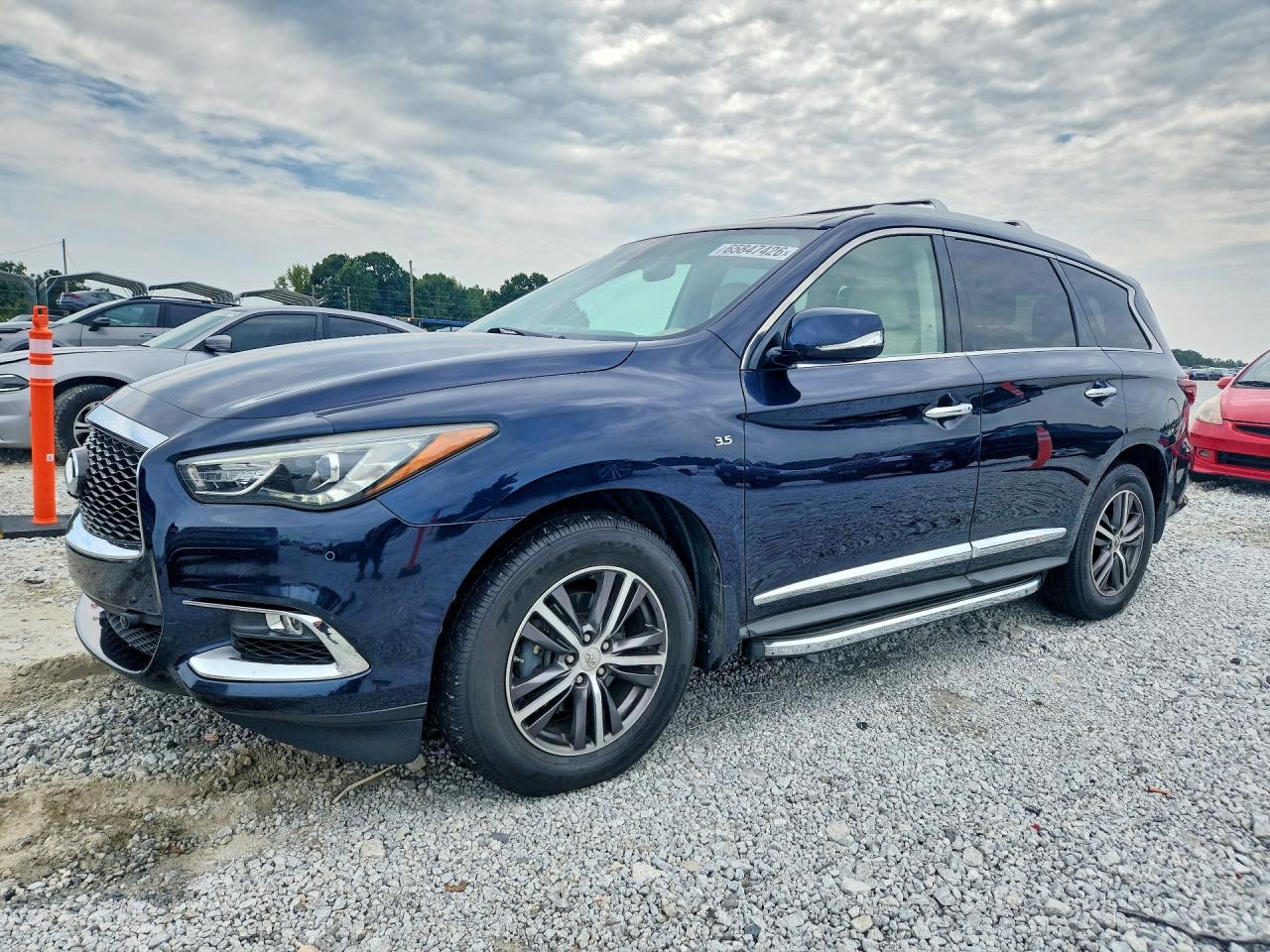 2017 INFINITI QX60 — Front 3/4