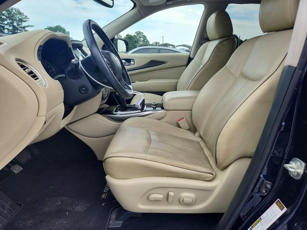 2017 INFINITI QX60 — DENT