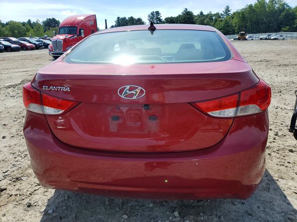 2013 HYUNDAI ELANTRA