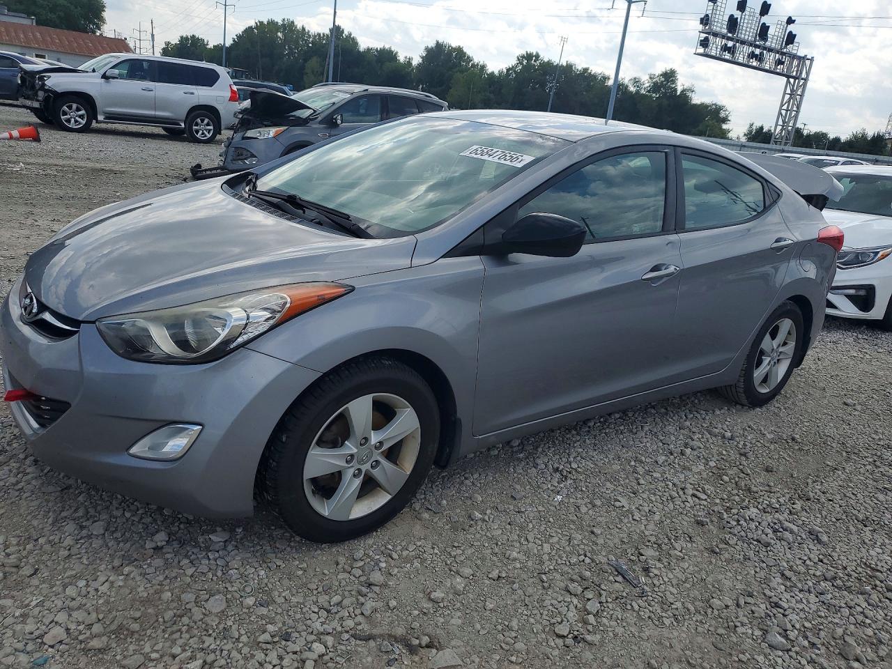 2013 HYUNDAI ELANTRA