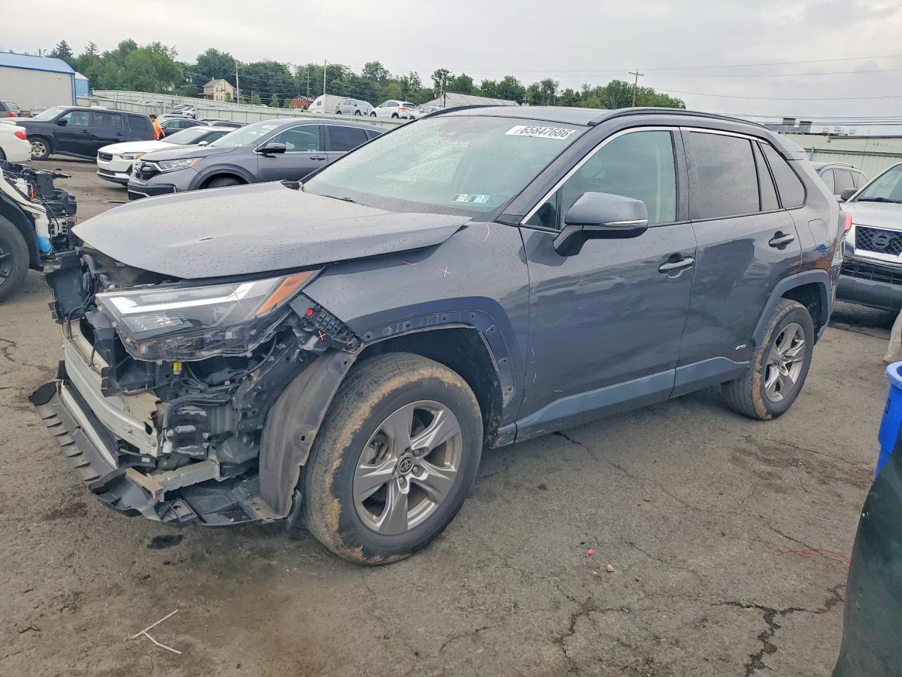 2022 TOYOTA RAV4 XLE