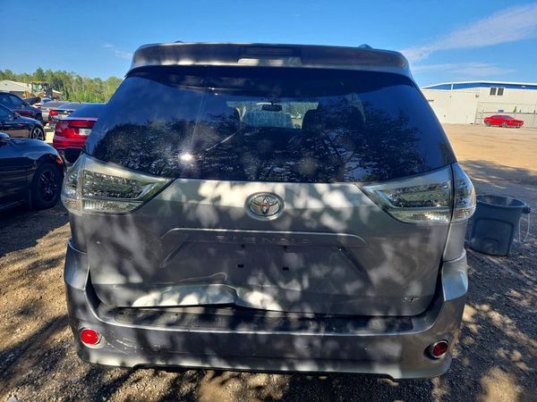 2013 TOYOTA SIENNA