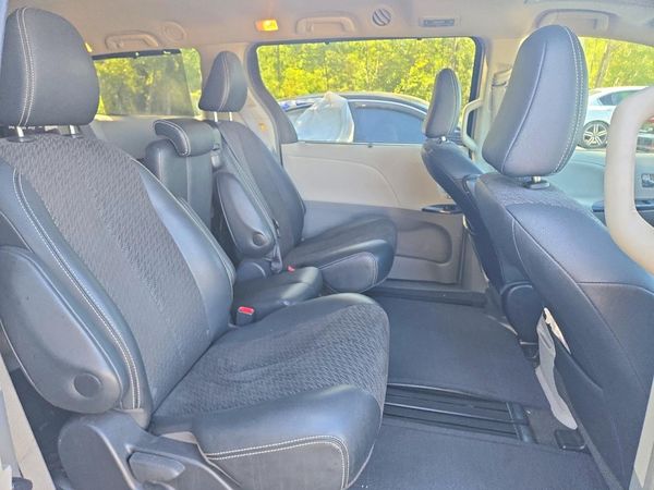 2013 TOYOTA SIENNA