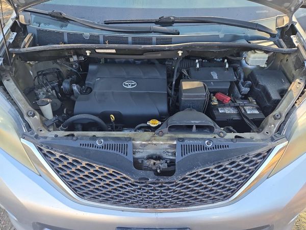 2013 TOYOTA SIENNA