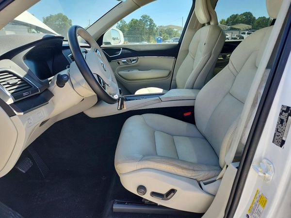 2020 VOLVO XC90