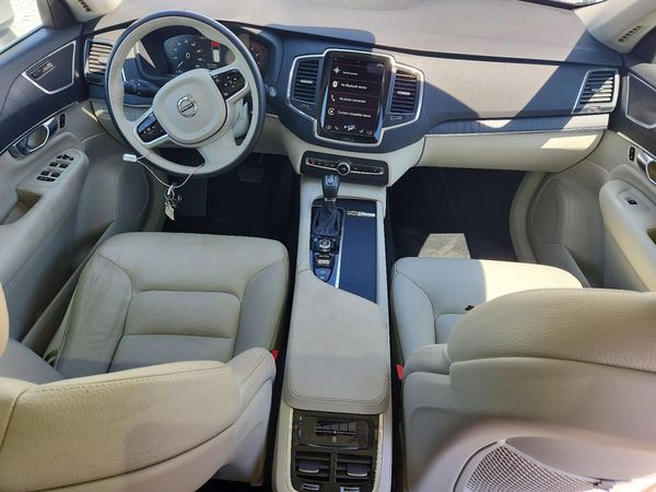 2020 VOLVO XC90