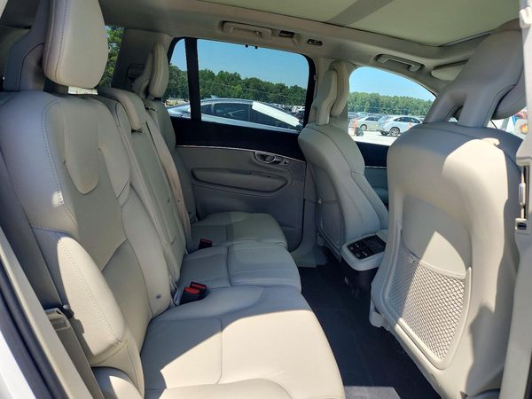 2020 VOLVO XC90