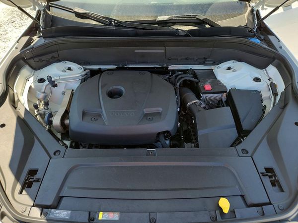 2020 VOLVO XC90