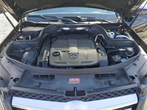 2014 MERCEDES-BENZ GLK GLK350 4-MATIC — Engine bay