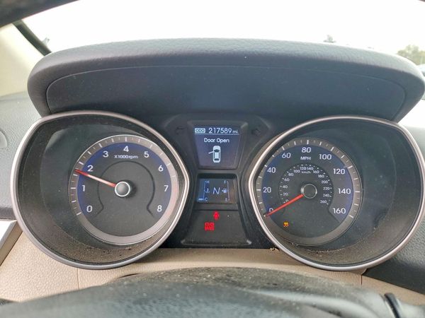 2013 HYUNDAI ELANTRA