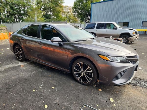 2020 TOYOTA CAMRY — Passenger 3/4