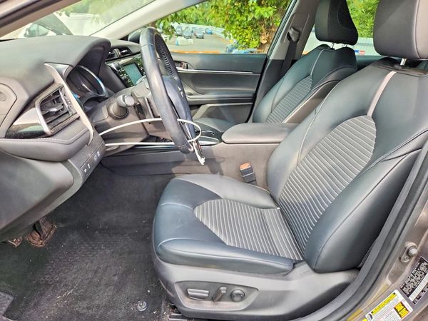2020 TOYOTA CAMRY — DENT