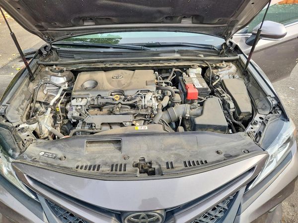 2020 TOYOTA CAMRY — Engine bay
