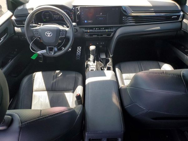 2025 TOYOTA CAMRY
