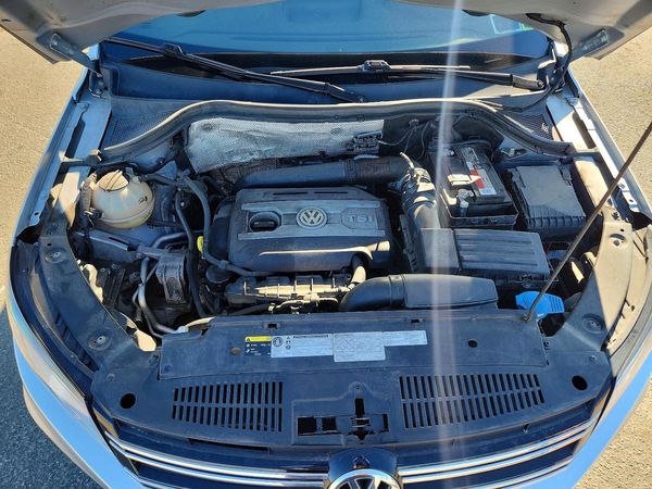 2017 VOLKSWAGEN TIGUAN S, Limited — Engine bay