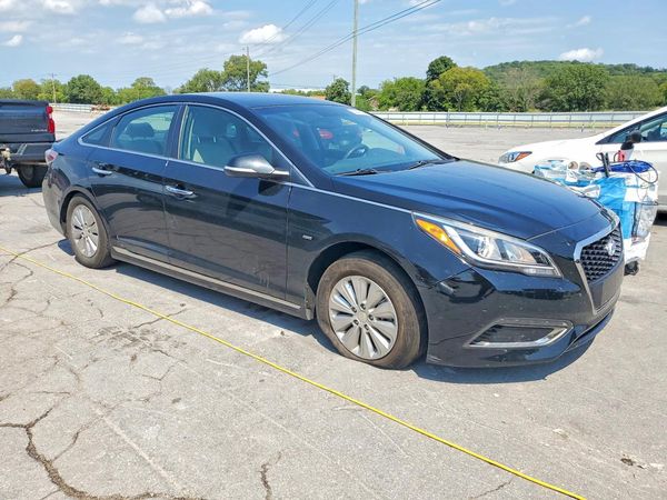 2017 HYUNDAI SONATA SE — Passenger 3/4