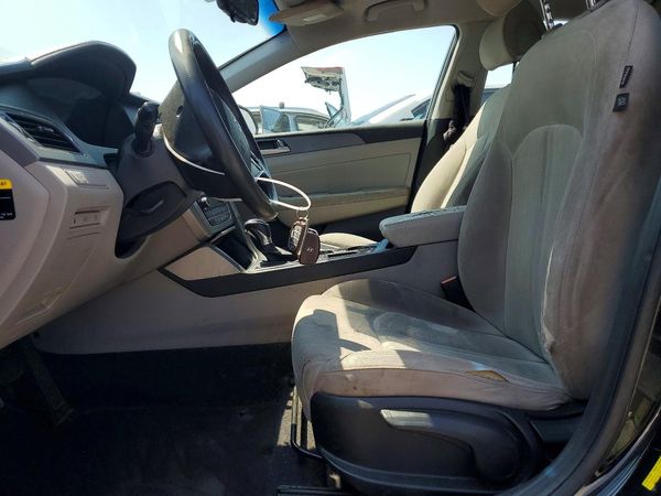 2017 HYUNDAI SONATA SE — DENT