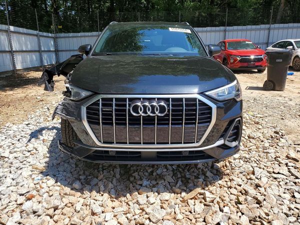 2020 AUDI Q3 S Line quattro Premium
