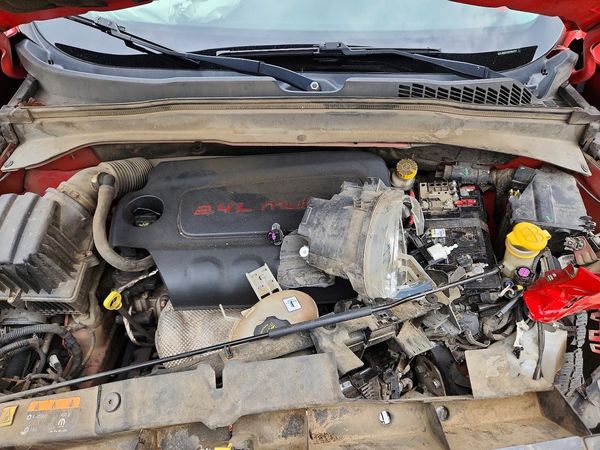 2016 JEEP RENEGADE — Engine bay