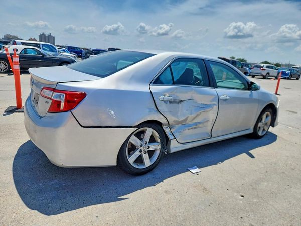 2014 TOYOTA CAMRY