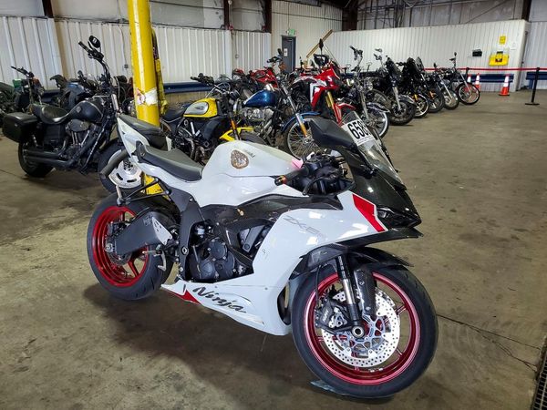 2025 KAWASAKI ZX636