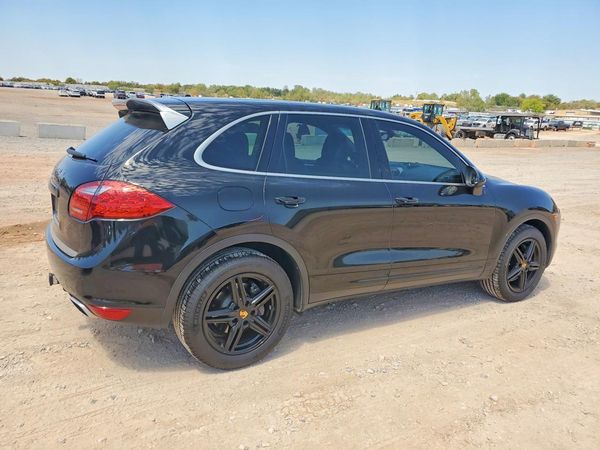2014 PORSCHE CAYENNE