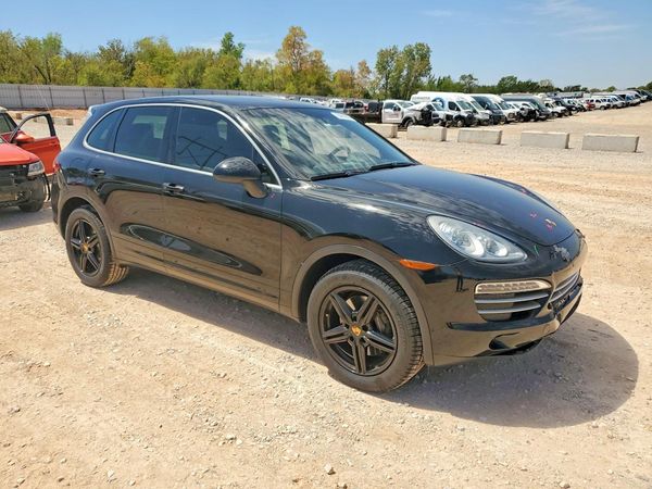 2014 PORSCHE CAYENNE