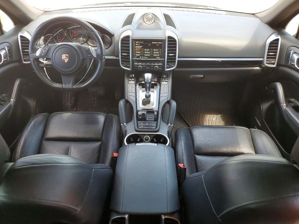2014 PORSCHE CAYENNE