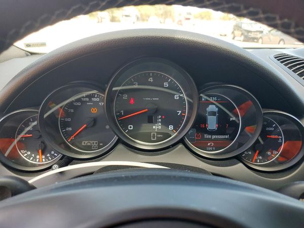 2014 PORSCHE CAYENNE