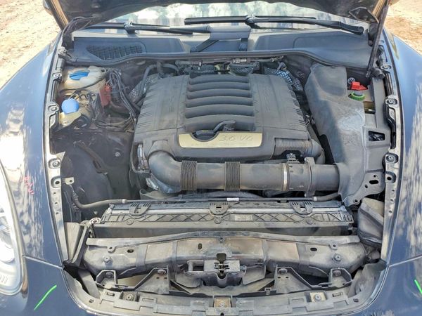 2014 PORSCHE CAYENNE
