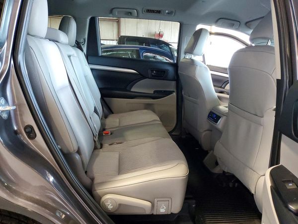 2019 TOYOTA HIGHLANDER