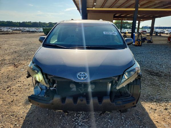 2017 TOYOTA SIENNA LE Mobility/LE