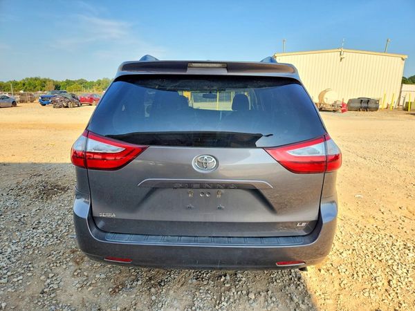 2017 TOYOTA SIENNA LE Mobility/LE