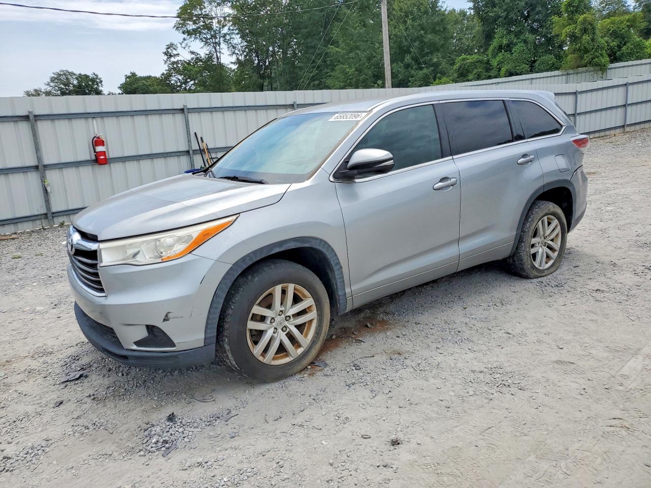 2015 TOYOTA HIGHLANDER Base/Hybrid — Front 3/4