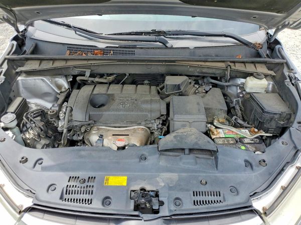 2015 TOYOTA HIGHLANDER Base/Hybrid — Engine bay