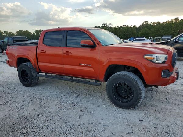 2017 TOYOTA TACOMA — Front 3/4