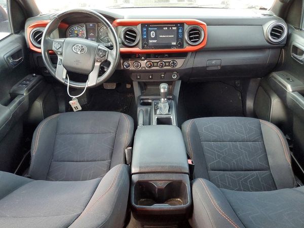2017 TOYOTA TACOMA — Passenger 3/4