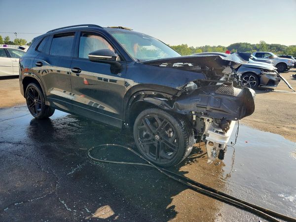 2026 VOLKSWAGEN TIGUAN 4Motion SE R-Line Black — Passenger 3/4