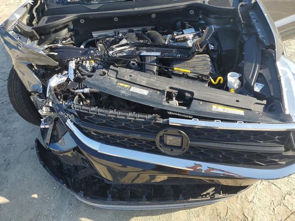 2024 VOLKSWAGEN TAOS SE — Engine bay
