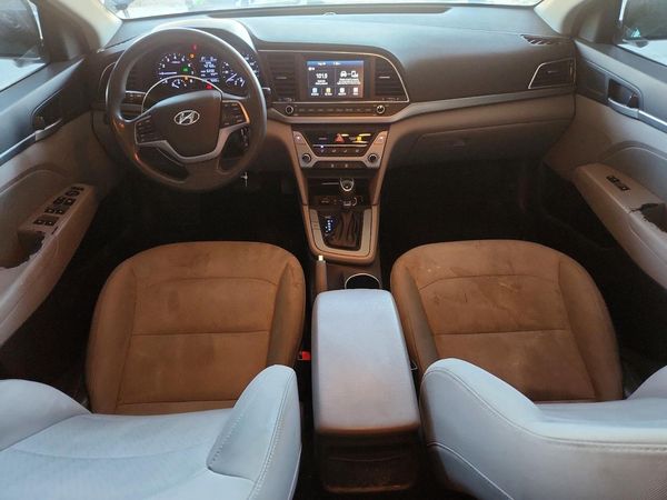 2017 HYUNDAI ELANTRA