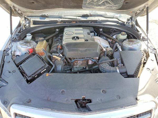 2013 CADILLAC ATS Luxury — Engine bay