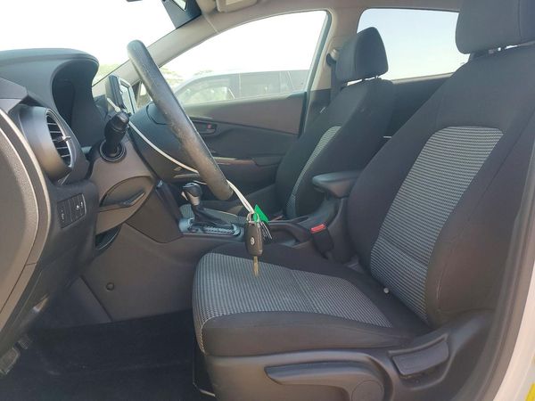 2019 HYUNDAI KONA SE — DENT