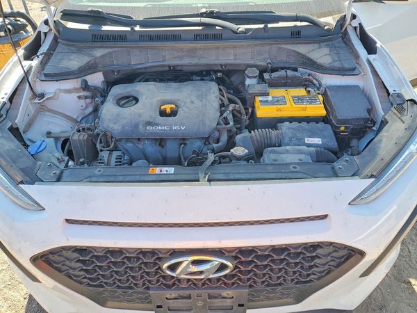 2019 HYUNDAI KONA SE — Engine bay