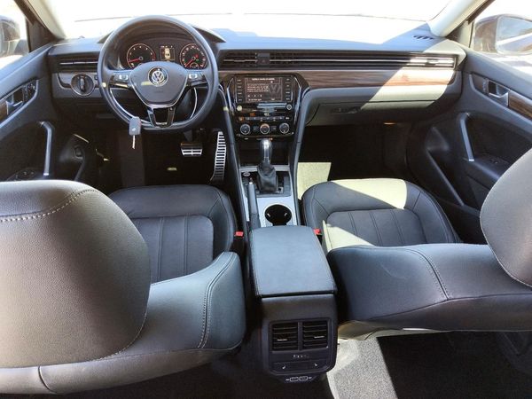 2020 VOLKSWAGEN PASSAT SEL