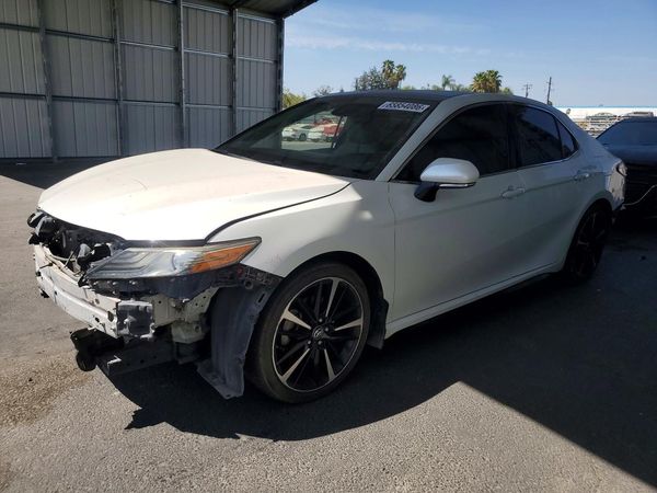 2018 TOYOTA CAMRY