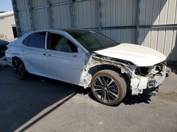 2018 TOYOTA CAMRY XSE