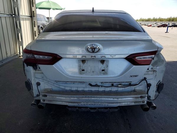 2018 TOYOTA CAMRY XSE